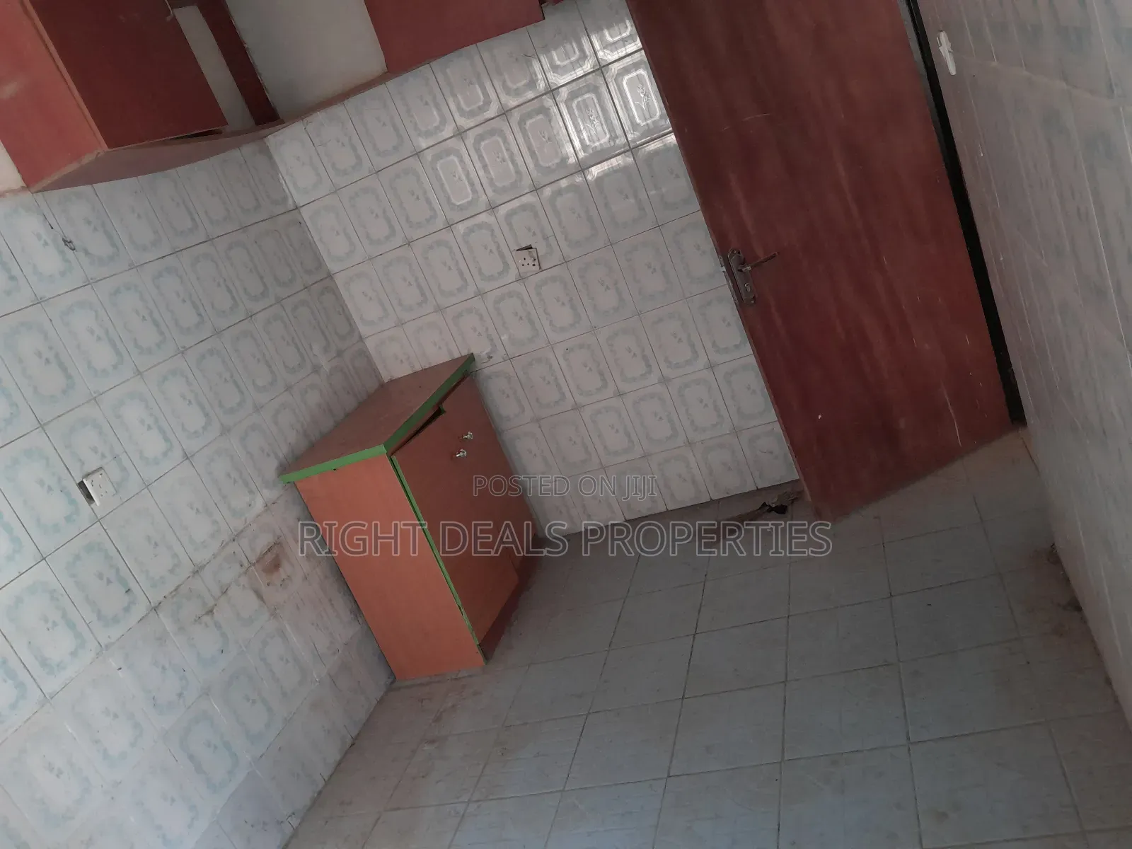 6bdrm Bungalow in Dawaki for sale
