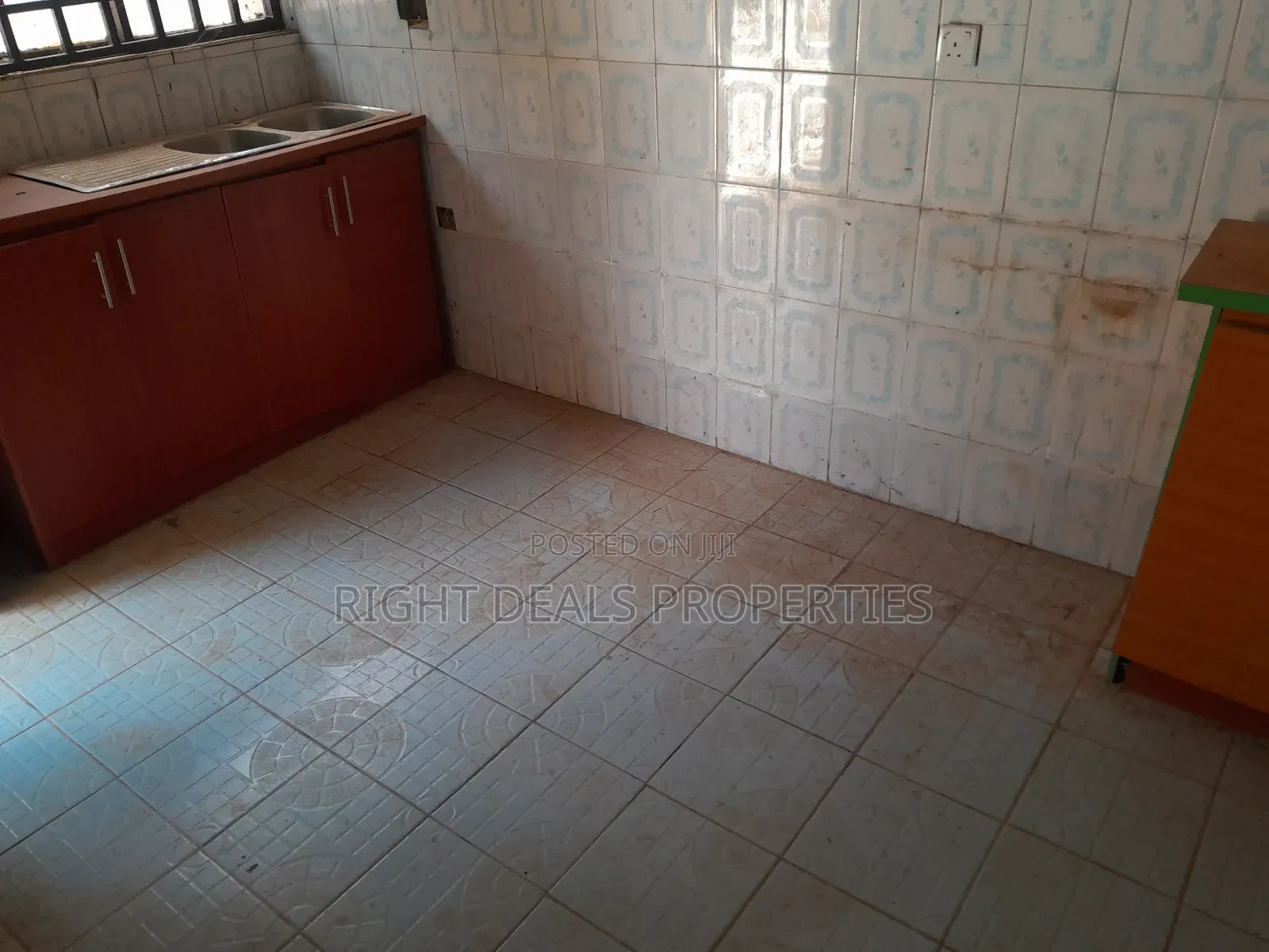 6bdrm Bungalow in Dawaki for sale