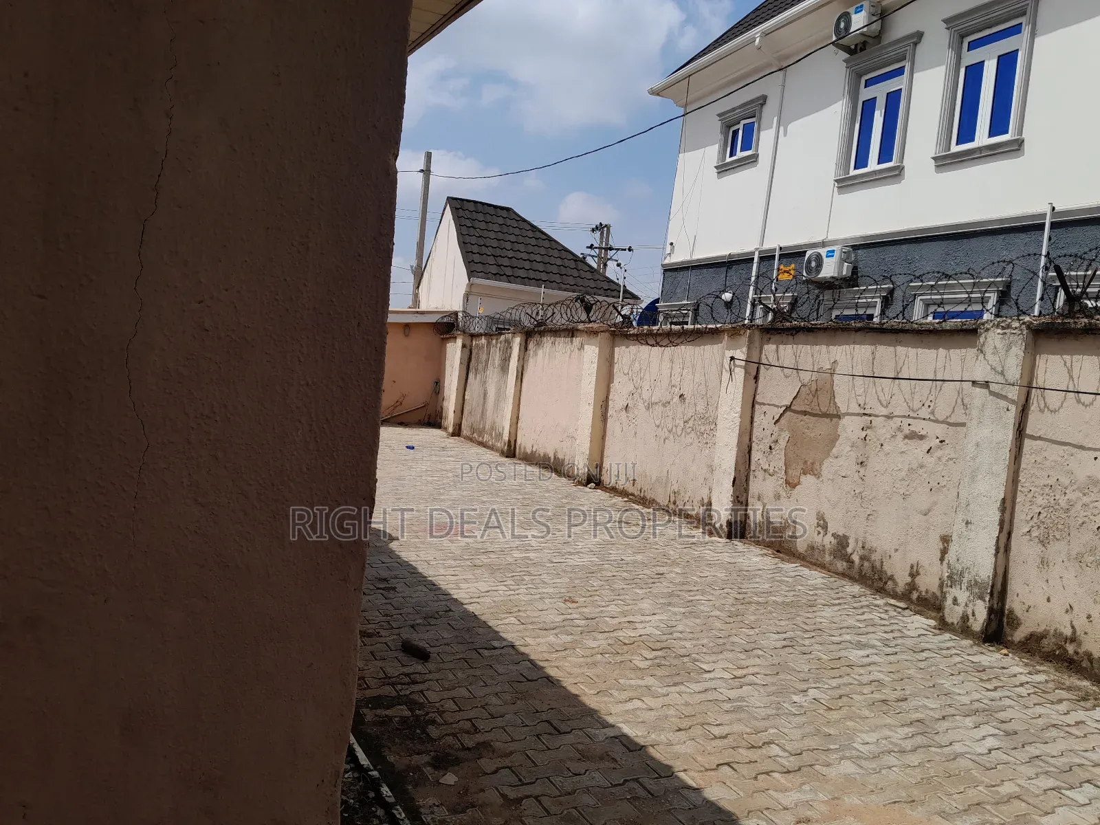6bdrm Bungalow in Dawaki for sale