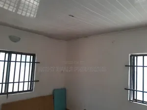 6bdrm Bungalow in Dawaki for sale