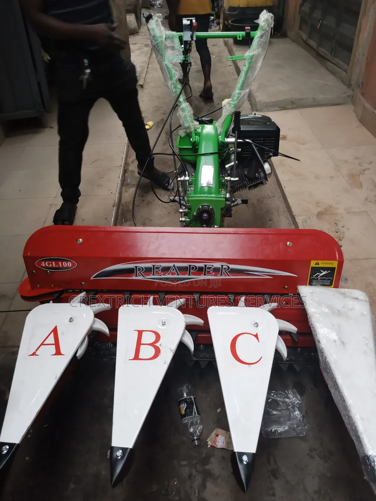 Rice Reaper / Harvester Machine
