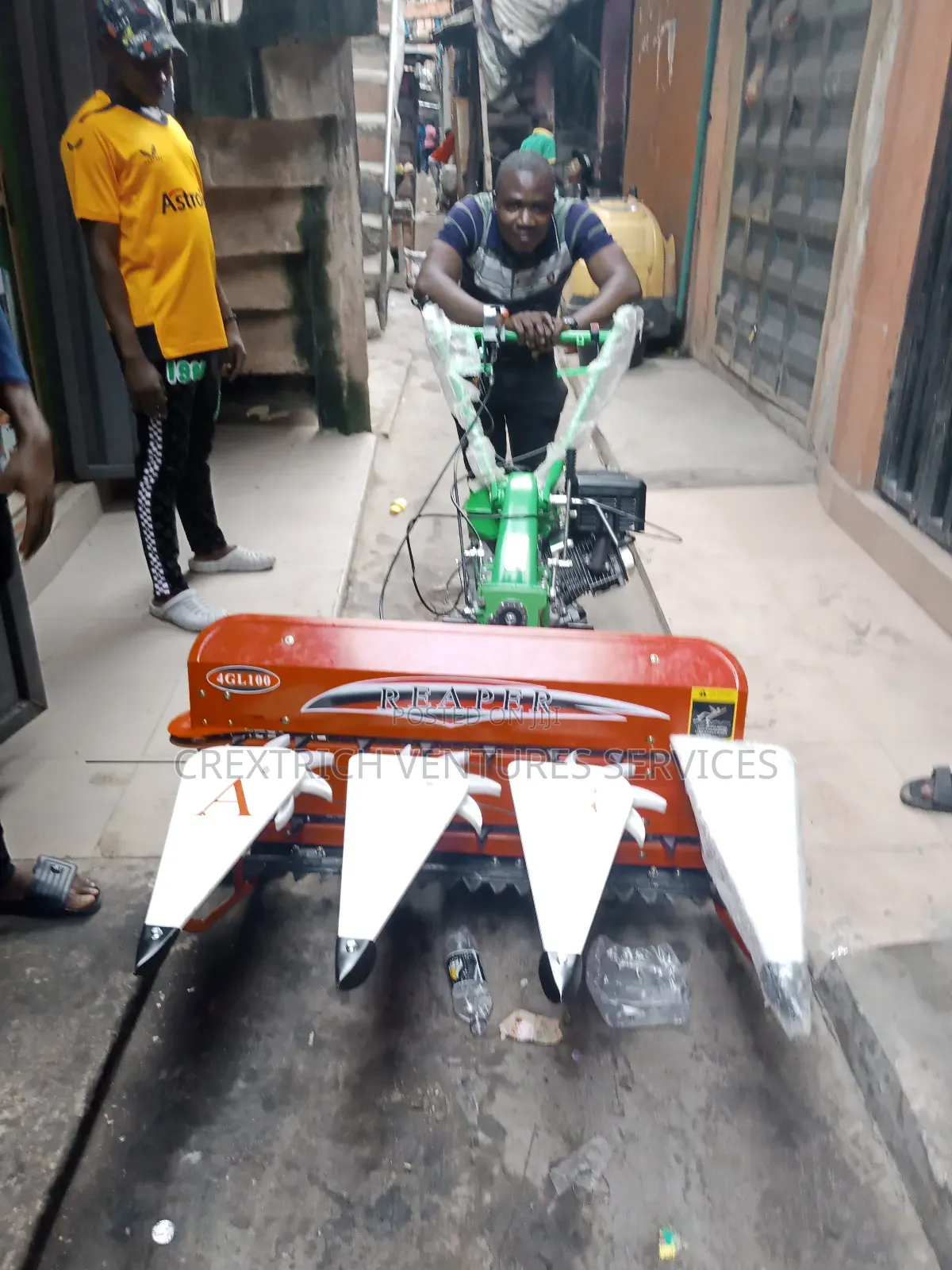 Rice Reaper / Harvester Machine
