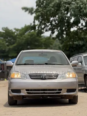 Photo - Toyota Corolla Sedan 2003 Gold