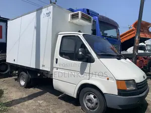 Direct Foreign Used Ford Truck Cooling Van for Sale