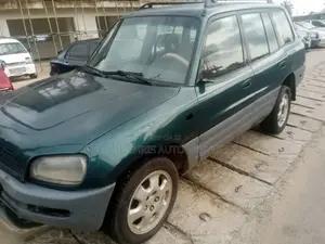 Toyota RAV4 2001 Green