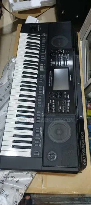 Yamaha Psr-sx920 Keyboard With Original Adapter And Stand
