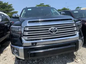 Toyota Sequoia Platinum 4dr SUV 4WD (5.7L 8cyl 6A) 2017 Black