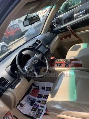 Toyota Highlander Limited 2012 Burgundy