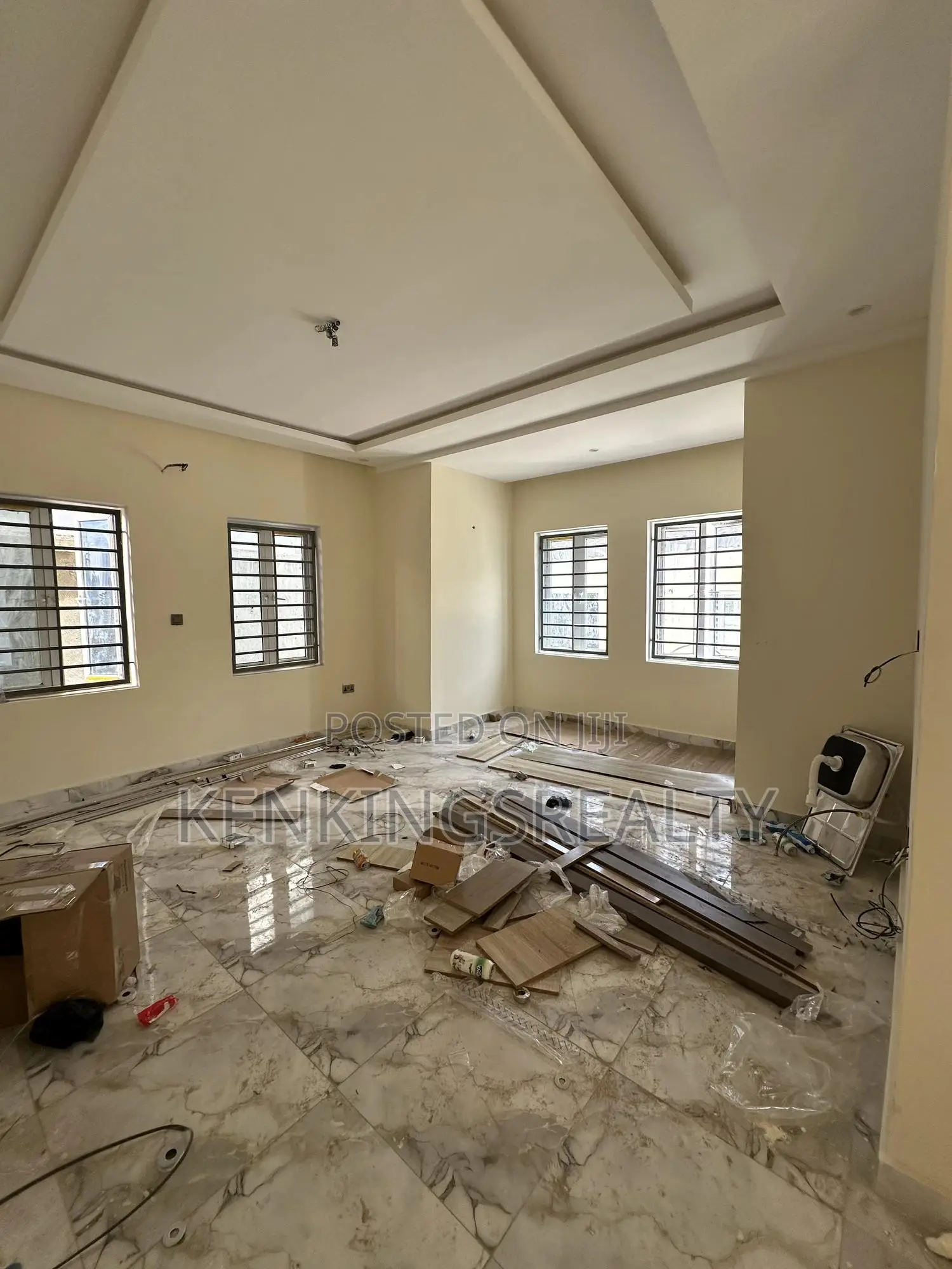 4bdrm Block of Flats in Apo Resettlement for rent