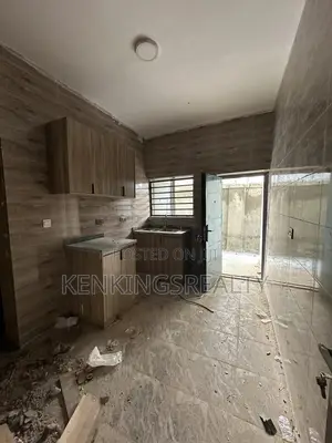 4bdrm Block of Flats in Apo Resettlement for rent
