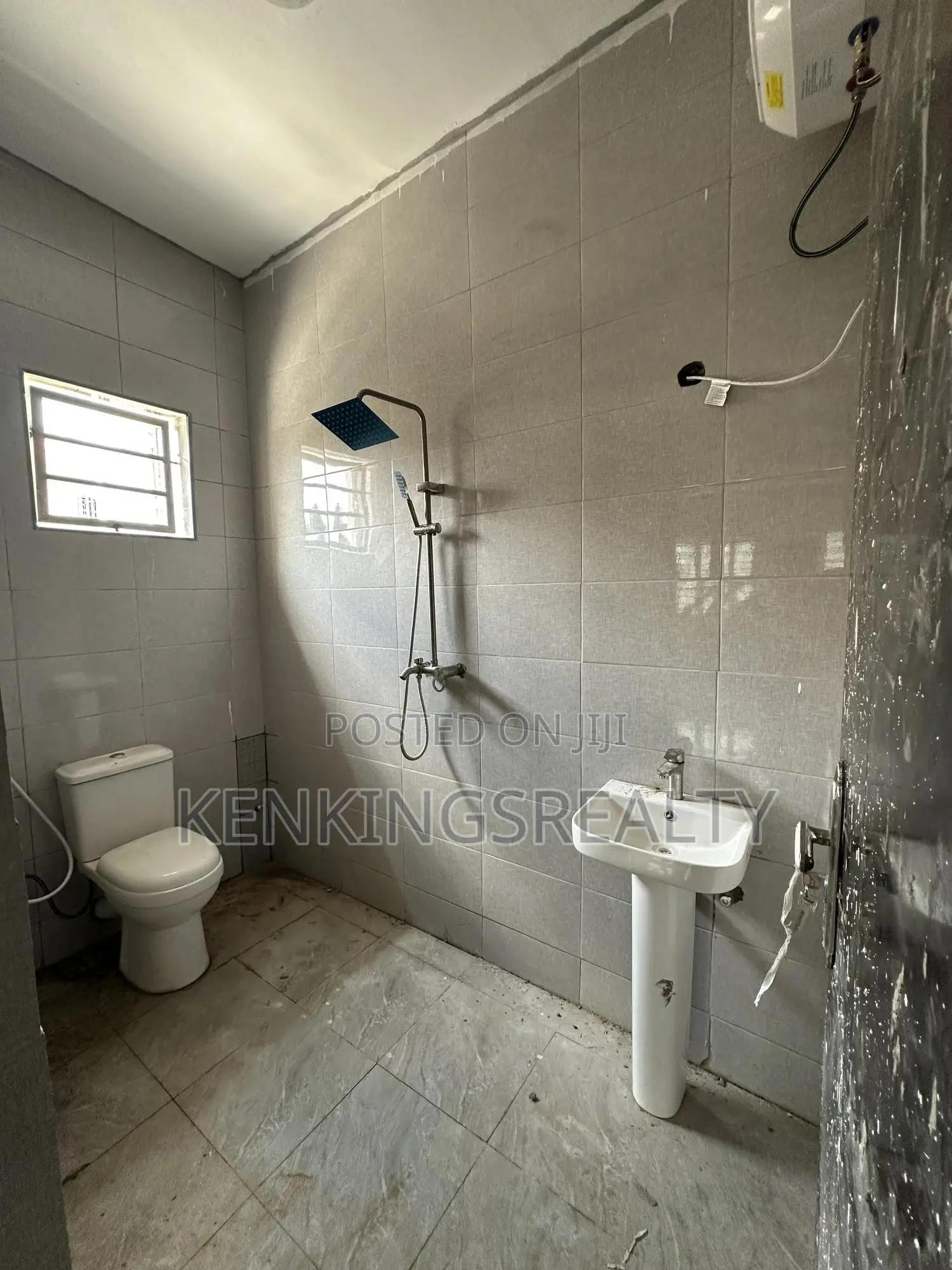 4bdrm Block of Flats in Apo Resettlement for rent