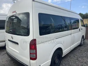 Toyota HiAce 2018 White