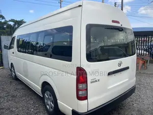 Toyota HiAce 2018 White