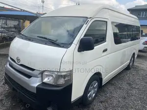 Toyota HiAce 2018 White