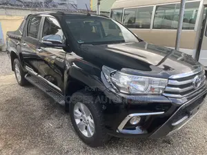 Toyota Hilux SR5 4x4 2019 Black
