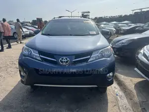 Toyota RAV4 Limited 4dr SUV (2.5L 4cyl 6A) 2014 Gray