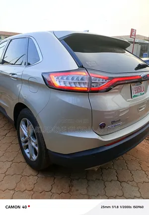Ford Edge Titanium FWD 2018 Gold