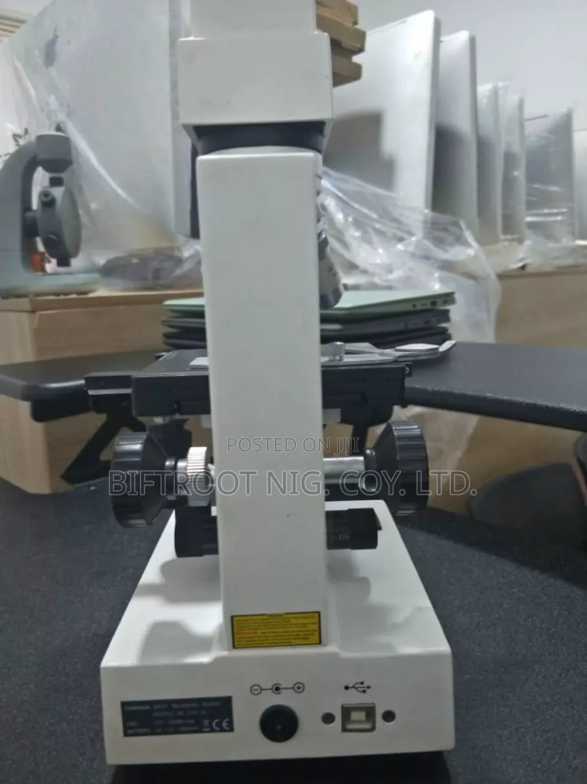 Dc-128 Compound Microscope