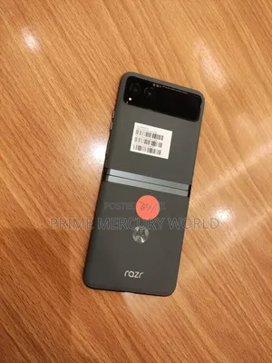 Photo - Motorola Razr (2023) 128 GB Gray