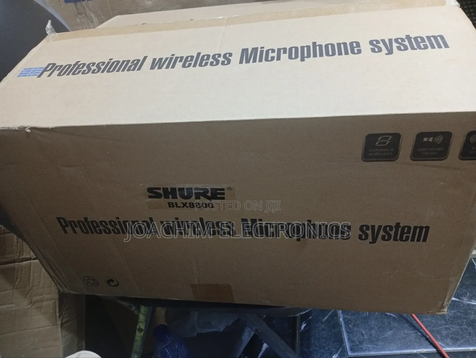 Shure 8 in 1 Professional Wireless Conference Microphone