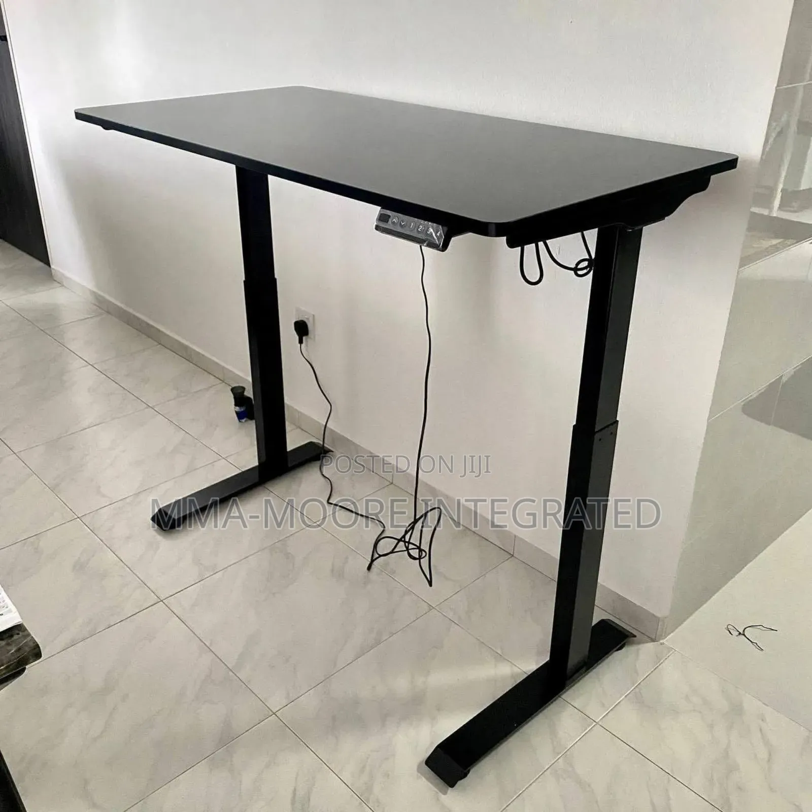 Adjustable Height Standing Desk/ Table