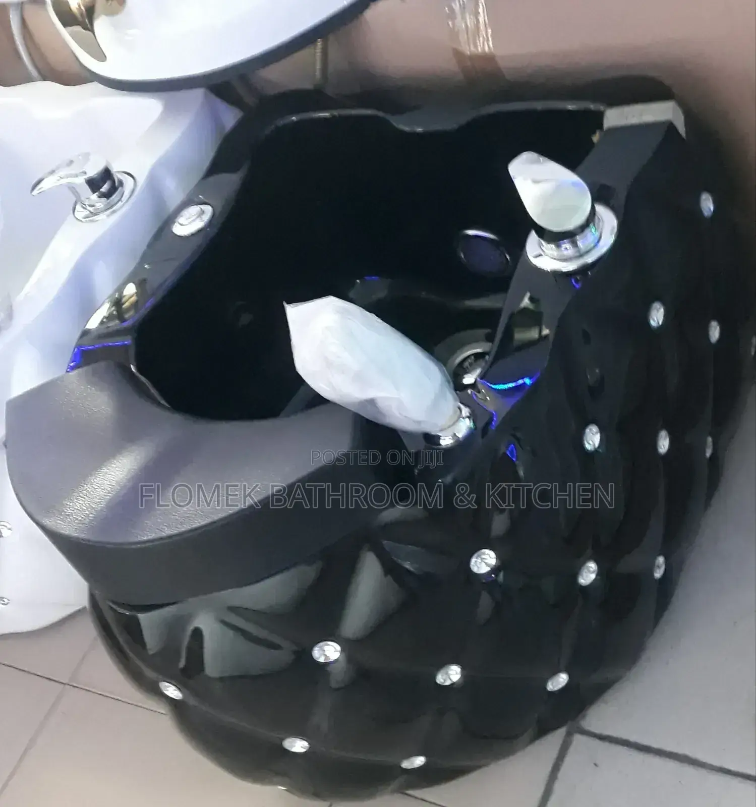 Black With White Botton Pedicure Bowl