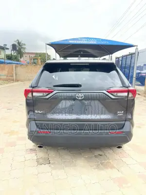 Toyota RAV4 XLE AWD 2024 Black