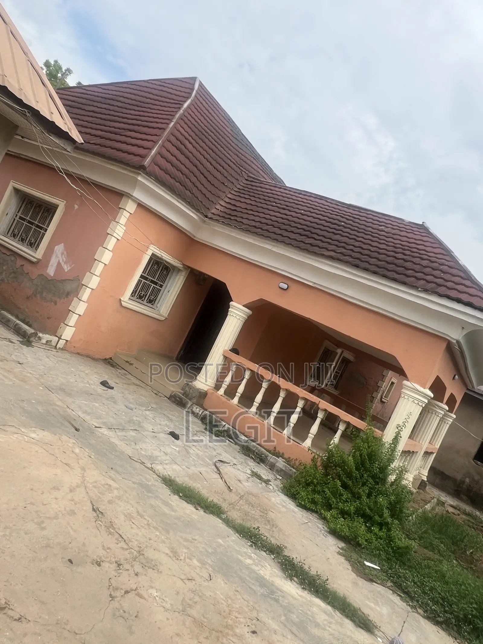3bdrm Bungalow in Minna for sale