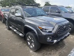 Toyota Tacoma Limited V6 4x4 Double Cab 127.4 in. WB 2020 Gray