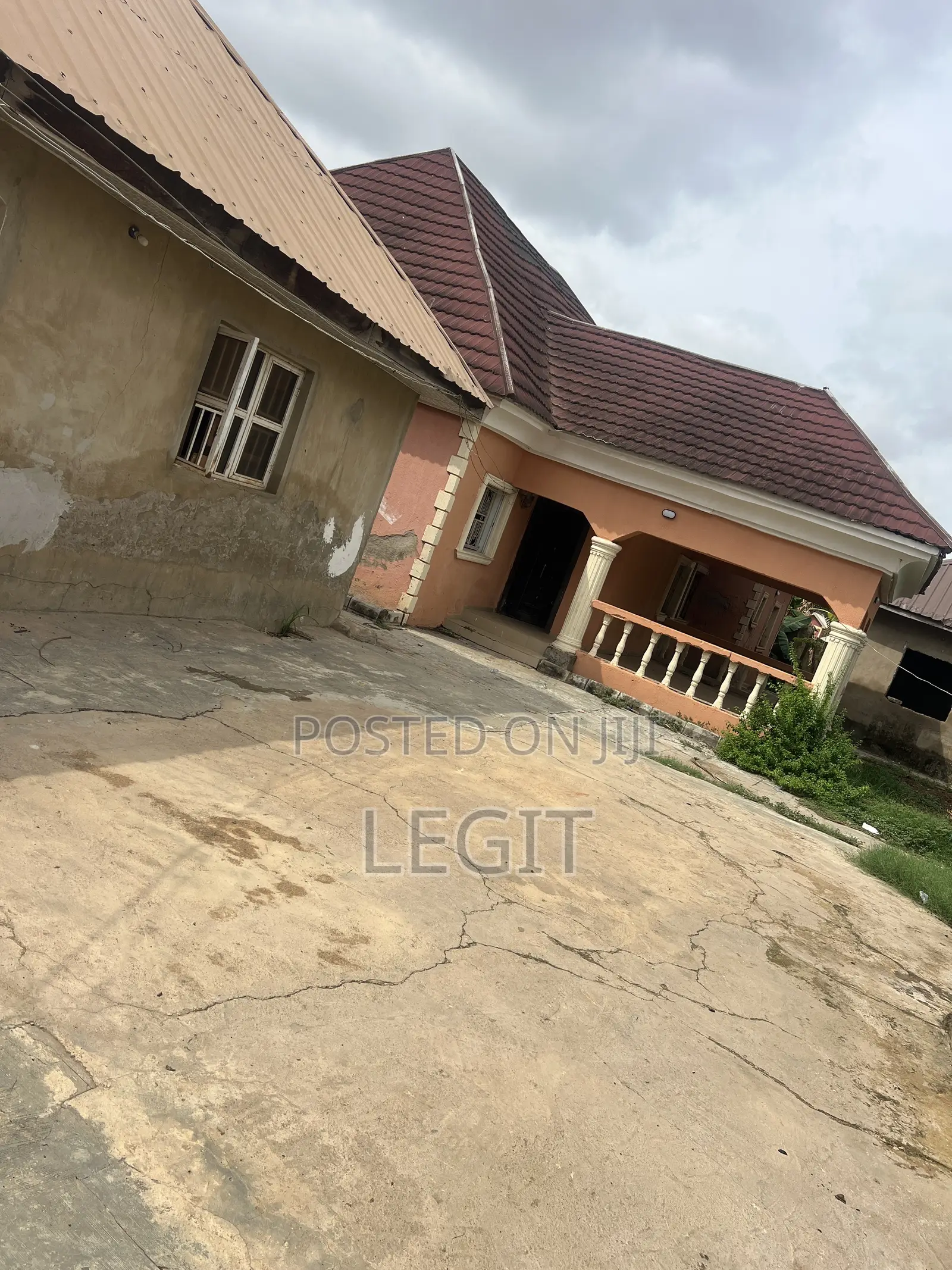 3bdrm Bungalow in Minna for sale