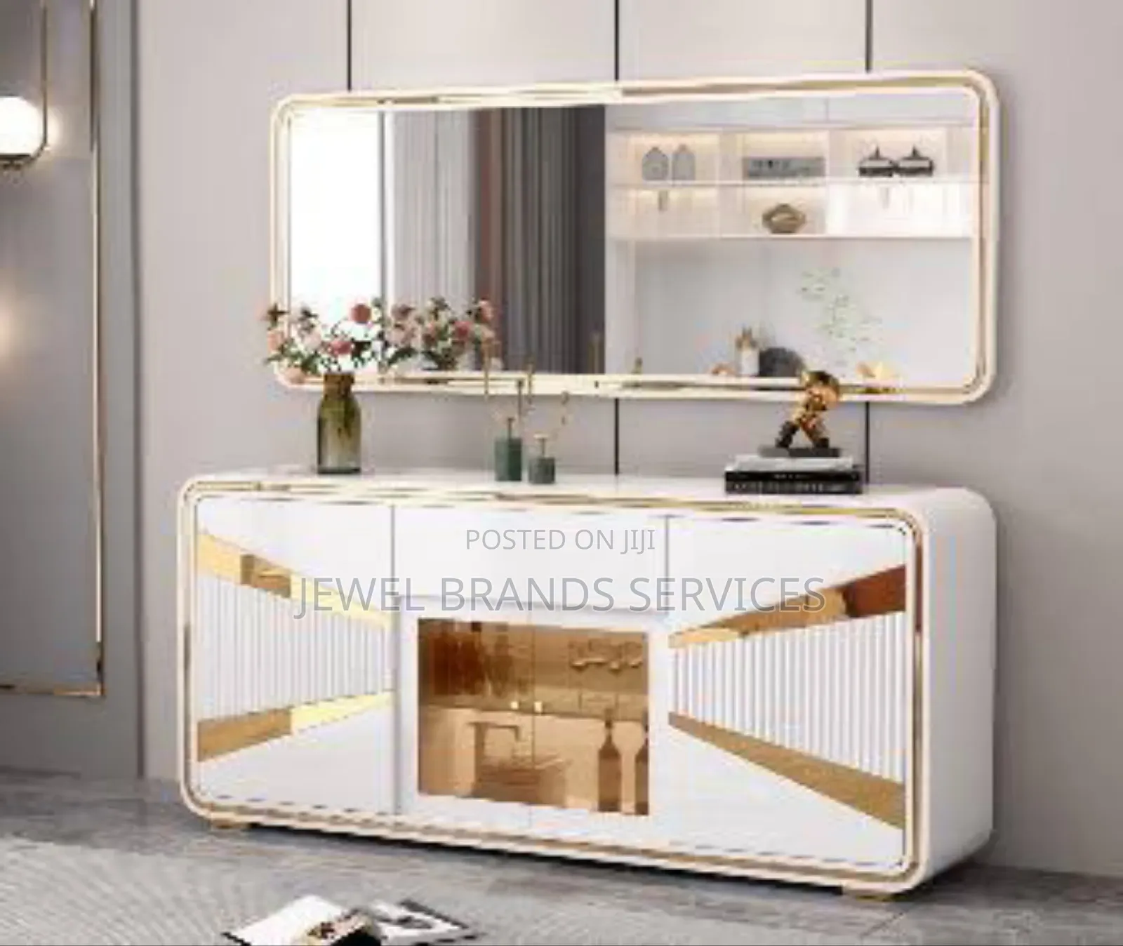 Luxury Sideboard With Mirror
