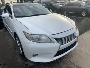 Lexus ES 350 FWD 2015 White