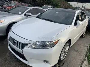 Lexus ES 350 FWD 2015 White