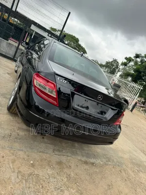 Mercedes-Benz C200 2010 Black