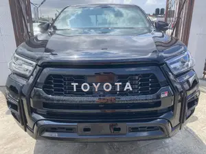 New Toyota Hilux Revo Double Cab Petrol 2.7 AWD 2022 Black