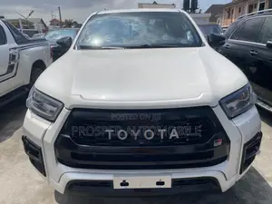 New Toyota Hilux Revo Double Cab Petrol 2.7 AWD 2022 White