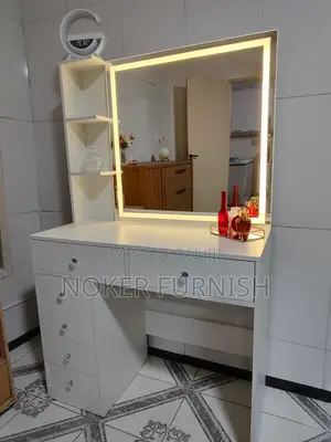 Vanity Dresser Table With Mirror