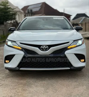 Toyota Camry XSE (2.5L 4cyl 8A) 2019 White