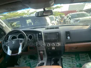 Toyota Sequoia Platinum 4x4 2018 Black
