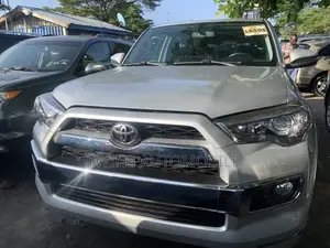 Toyota 4-Runner Limited 4dr SUV 4WD (4.0L 6cyl 5A) 2015 Silver