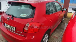 Toyota Auris 2006 Red