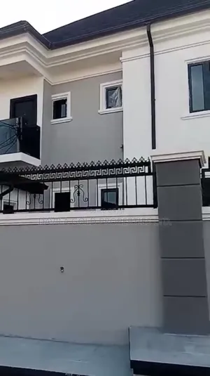 12bdrm Block of Flats in Benin City for sale