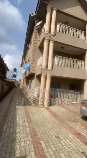 3bdrm Block of Flats in Okota for sale