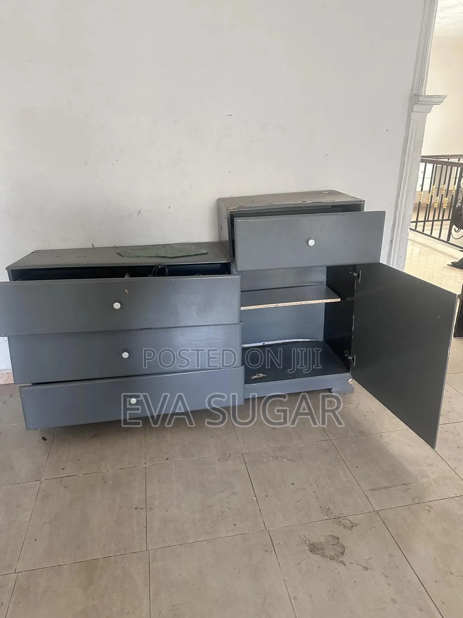 Drawer/Wardrobe