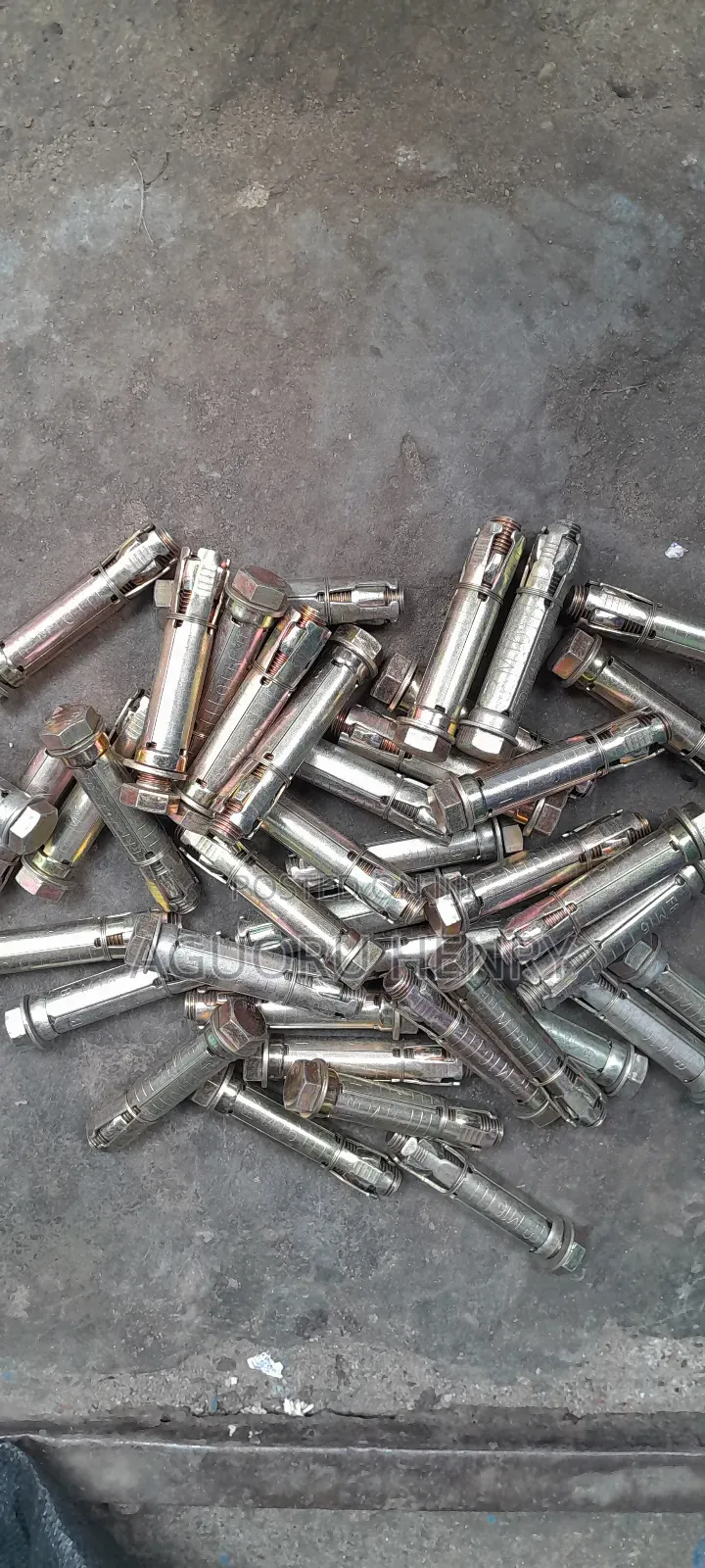 Expansion Bolt M16