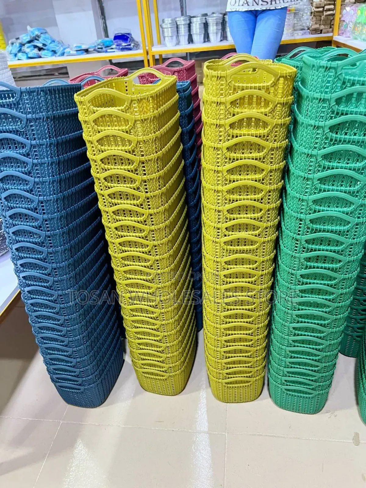 Mini Wooven Plastic Basket (12pcs)