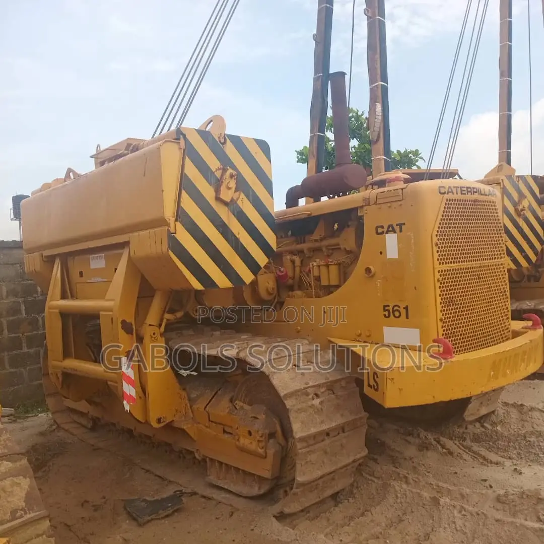 Multiple Units of Pipe Layer Buldozer