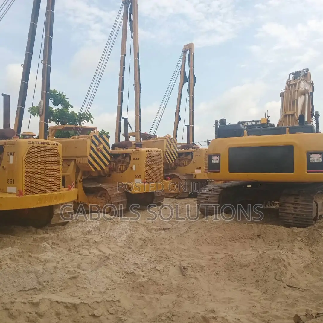 Multiple Units of Pipe Layer Buldozer
