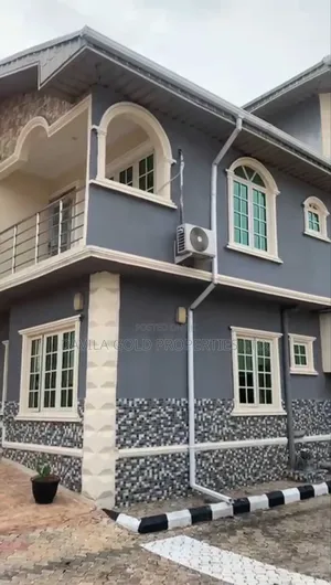 8bdrm Duplex in Benin City for sale