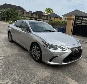 Lexus ES 2019 Silver